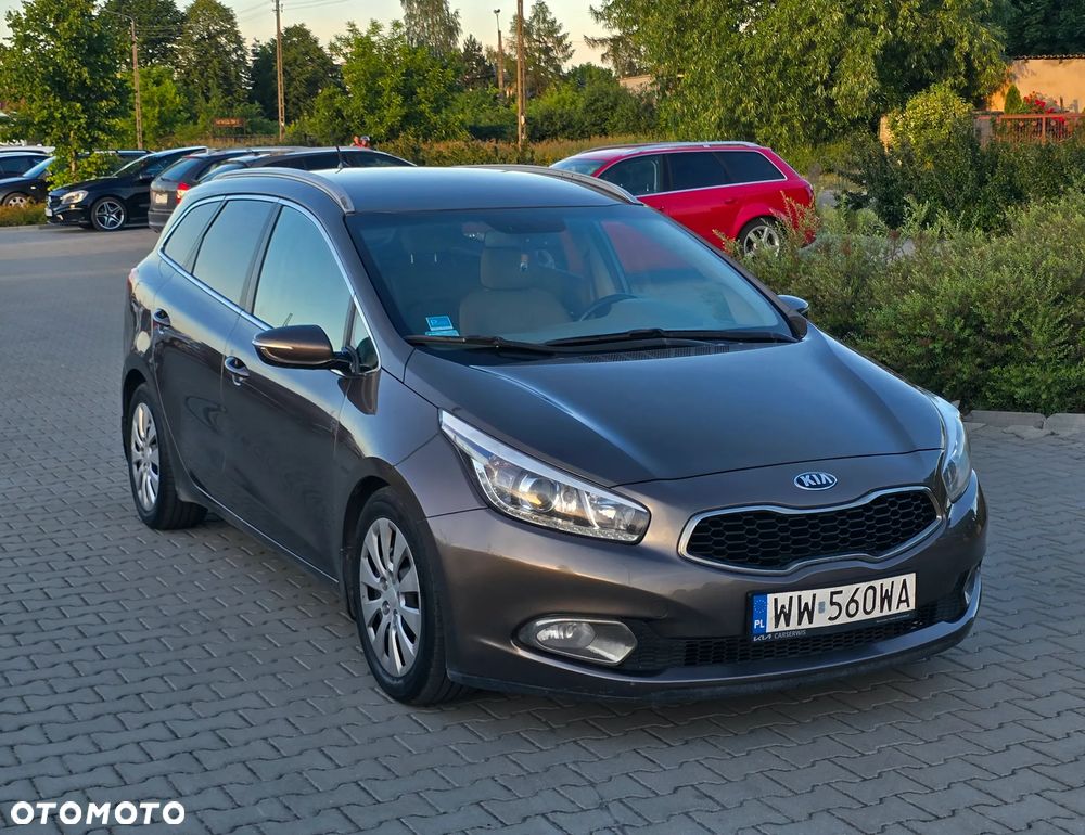 Kia Ceed - 8