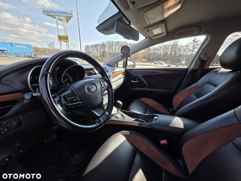 Toyota Avensis 1.8 Prestige MS - 12