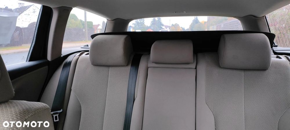 Volkswagen Passat 1.9 TDI Comfortline - 8
