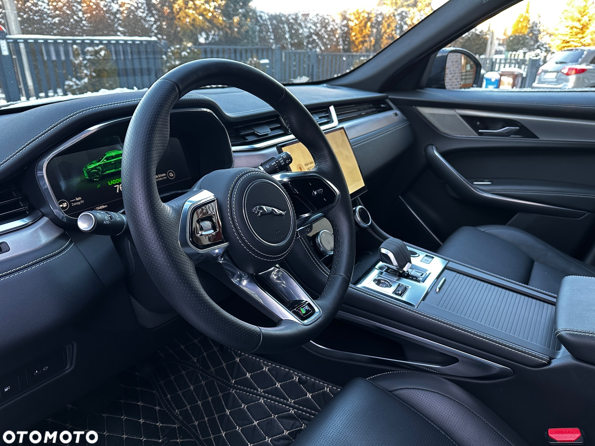 Jaguar F-Pace - 11
