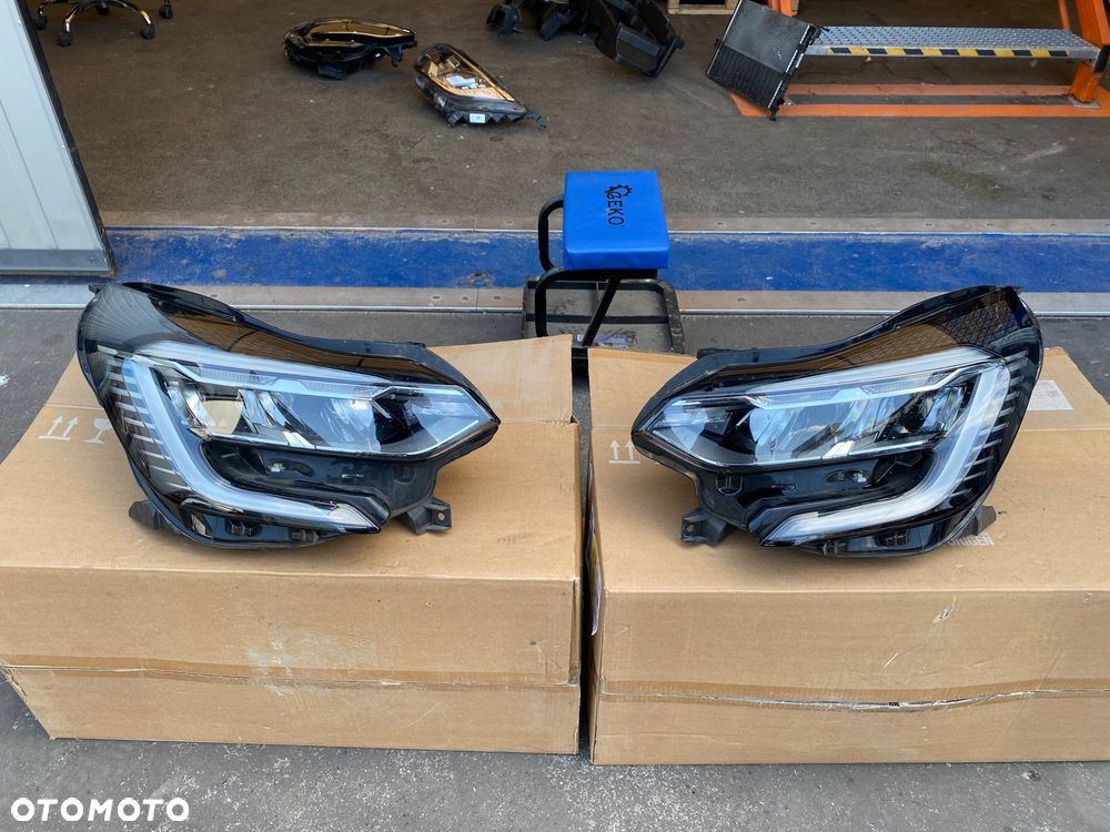 RENAULT CAPTUR 2 II  2022r 2 sztuki Kompletna LAMPA PRZEDNIA PRAWA LEW REFLEKTOR PRAWY lewy PRZÓD FULL LED  LEDOWY  EUROPA FULLLED lampy przednie reflektory 260104900R 260601693R Wwa - 1