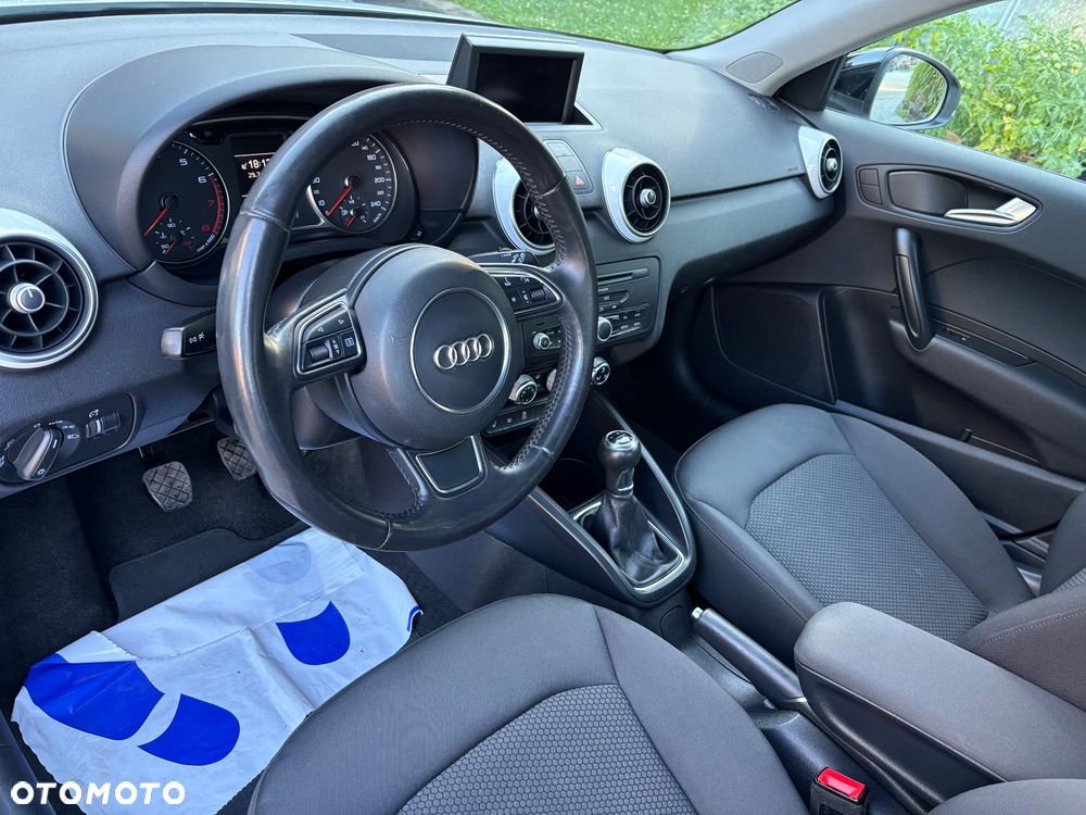 Audi A1 Sportback 1.2 TFSI S line edition - 22