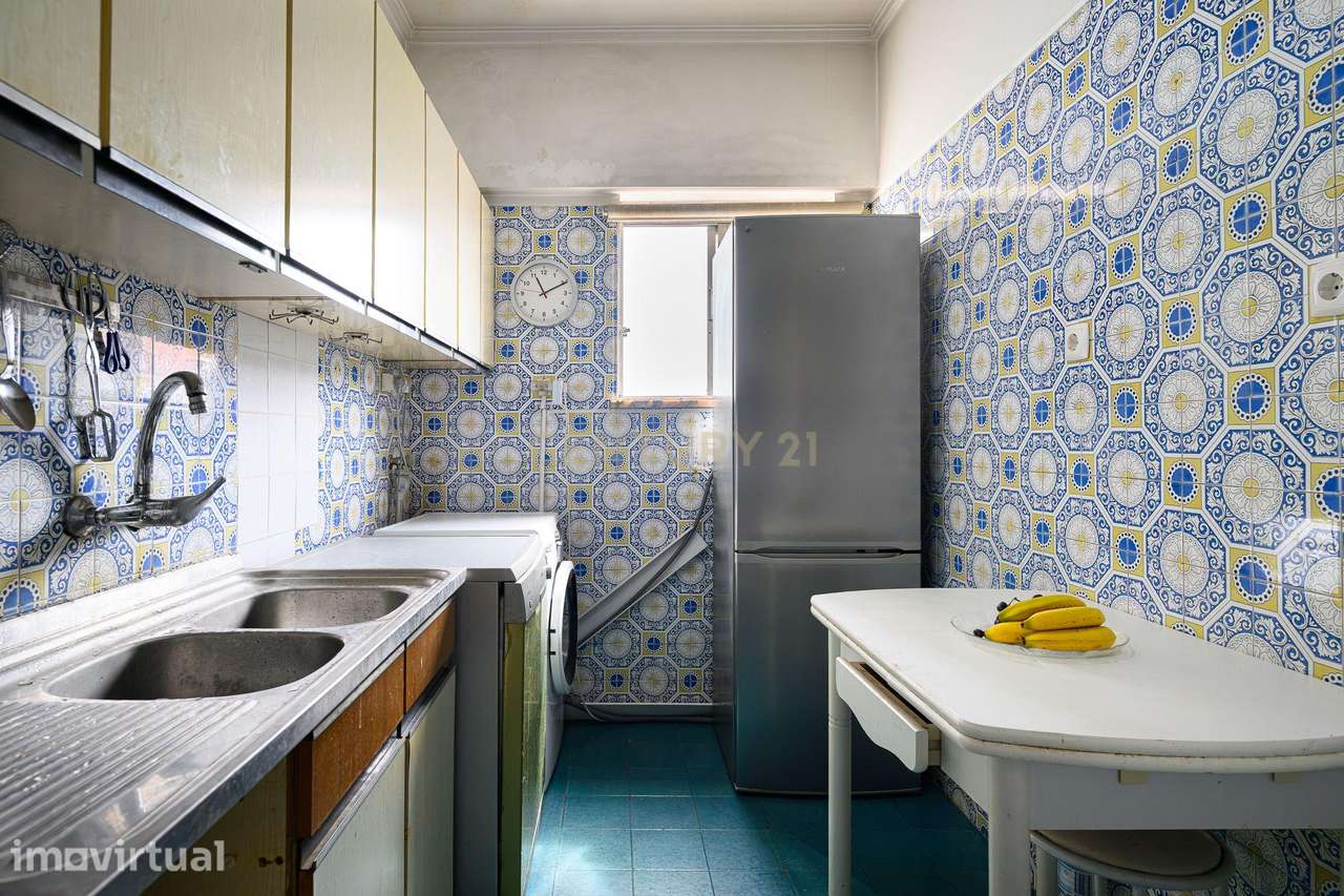 Apartamento T2 em Almada com Varandas e Boa Exposição Solar - Grande imagem: 5/35