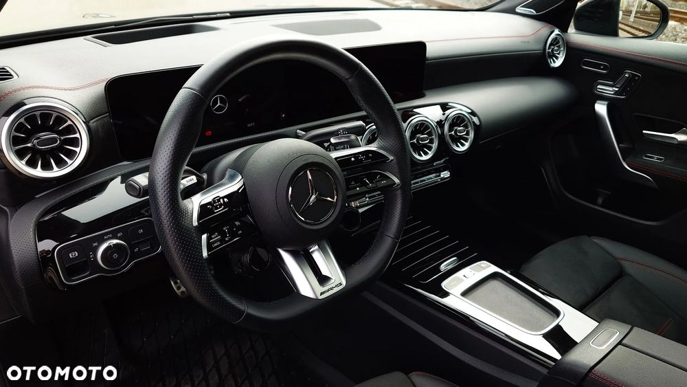 Mercedes-Benz CLA AMG 35 mHEV 4-Matic 8G-DCT - 14