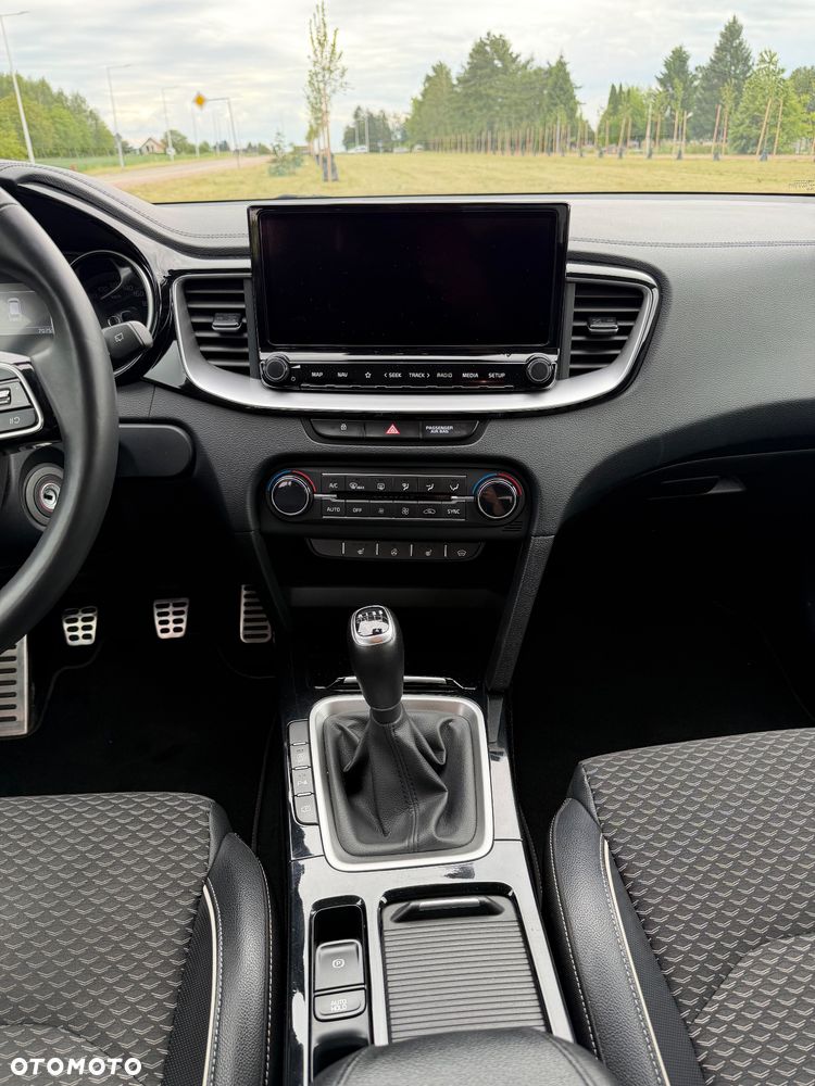 Kia Ceed 1.5 T-GDI Business Line - 19