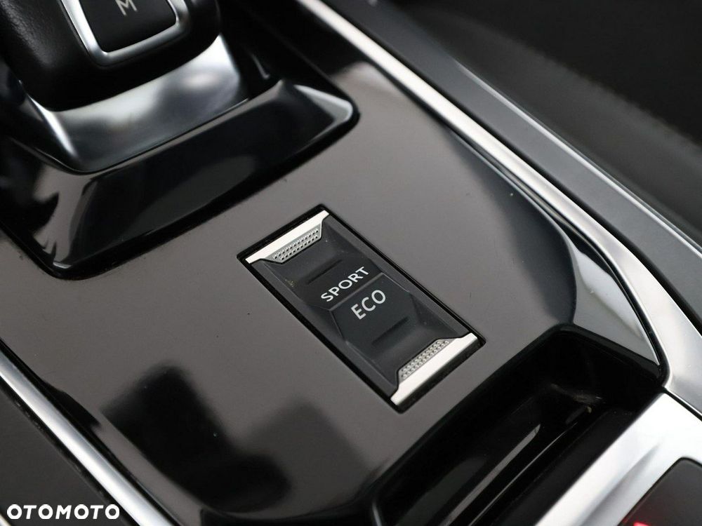 Peugeot 308 1.2 PureTech Allure S&S - 29