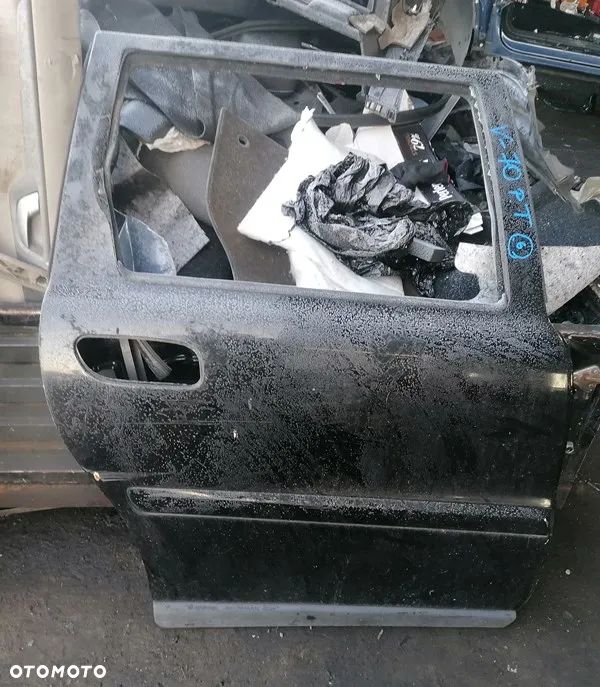 VOLVO V70 II 04r DRZWI PRAWY TYŁ TYLNE GOŁE - 1