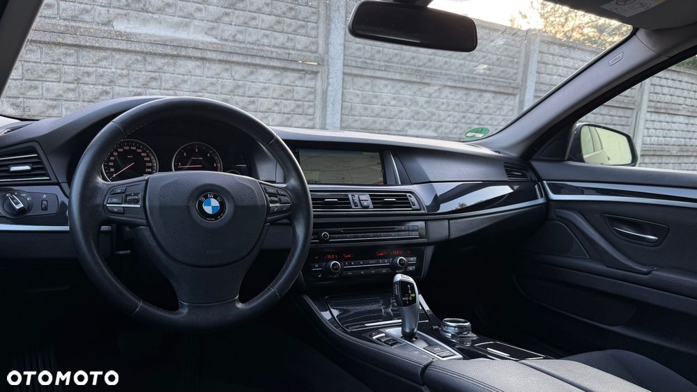 BMW Seria 5 525d - 14
