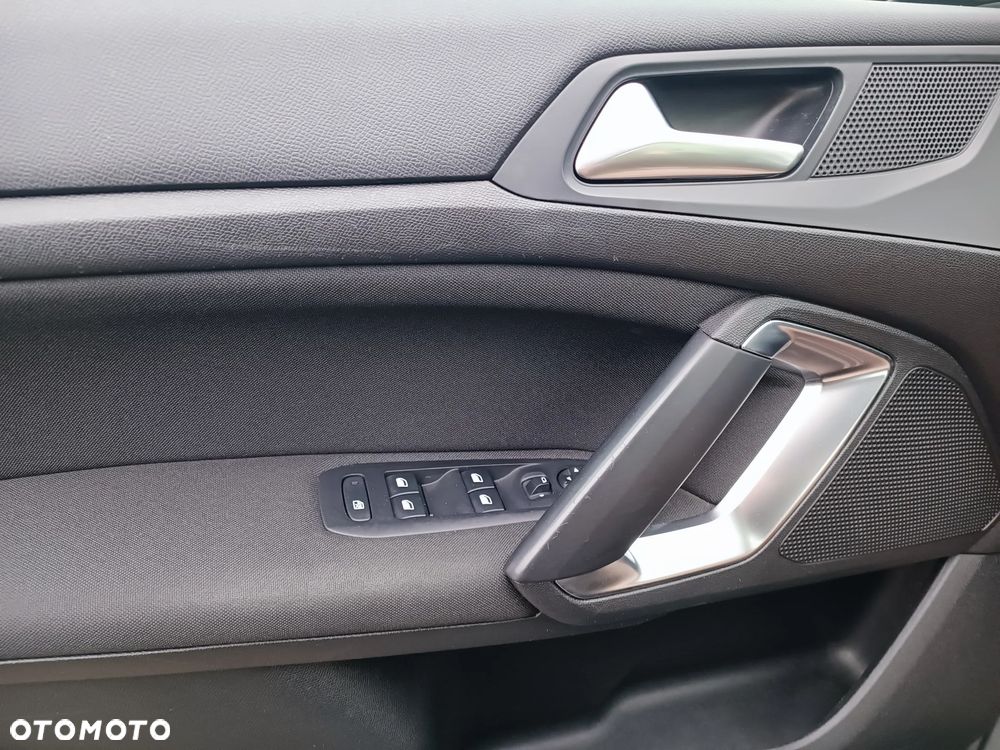 Peugeot 308 1.2 PureTech Active S&S EAT6 - 26