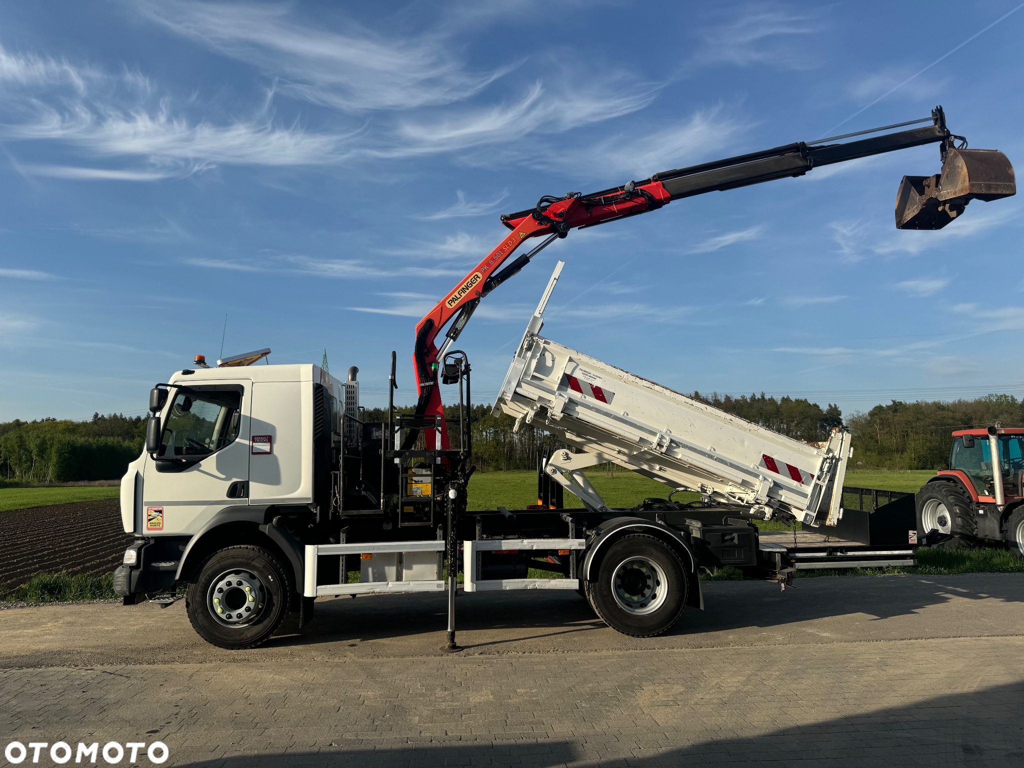 Renault RENAULT D14 /  / WYWROTKA + HDS PALFINGER 8.501 SLD3 - 5