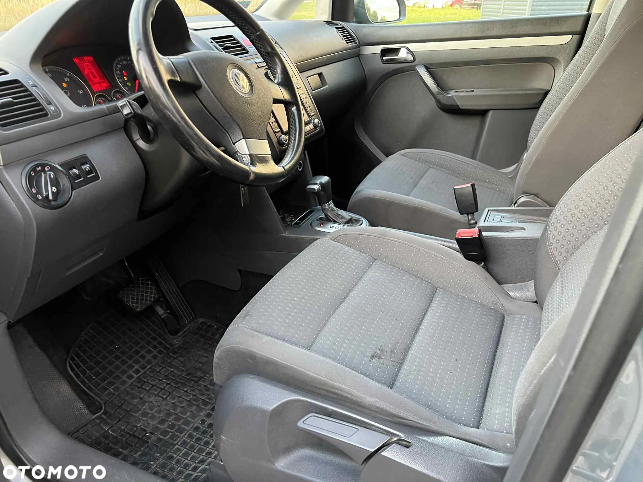 Volkswagen Touran 2.0 TDI Highline DSG - 7