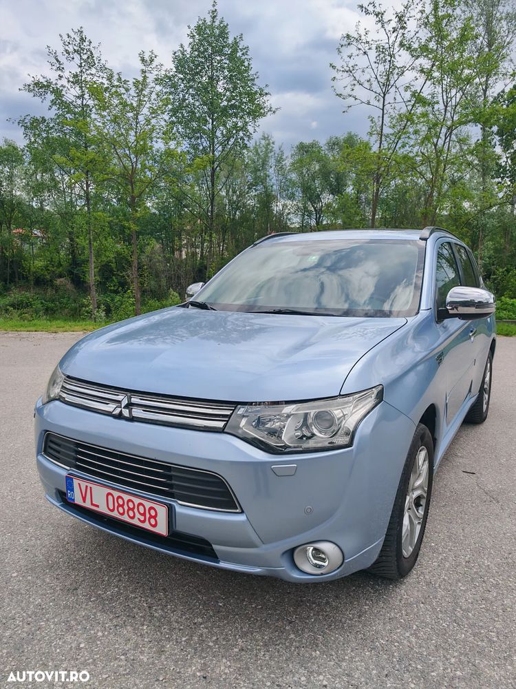 Mitsubishi Outlander - 4
