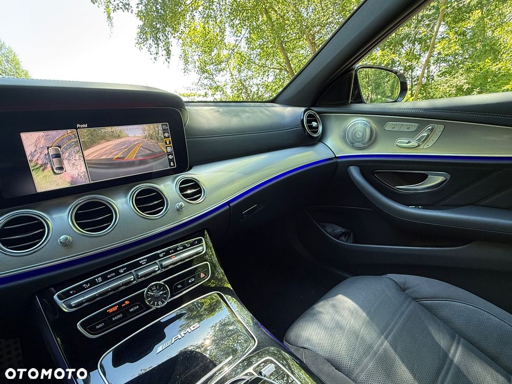 Mercedes-Benz Klasa E AMG 63 4-Matic+ - 29