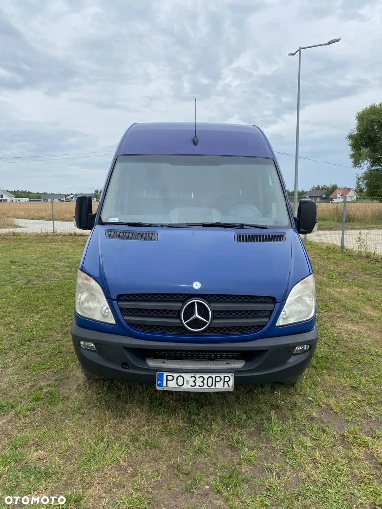 Mercedes-Benz Sprinter - 2