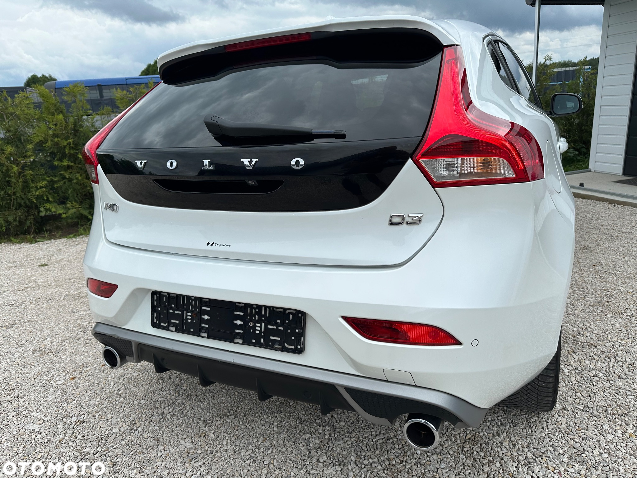 Volvo V40 D3 Drive-E R-Design Momentum - 3