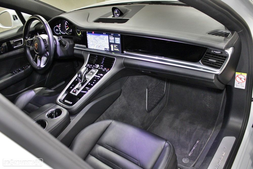 Porsche Panamera 4 E-Hybrid - 15