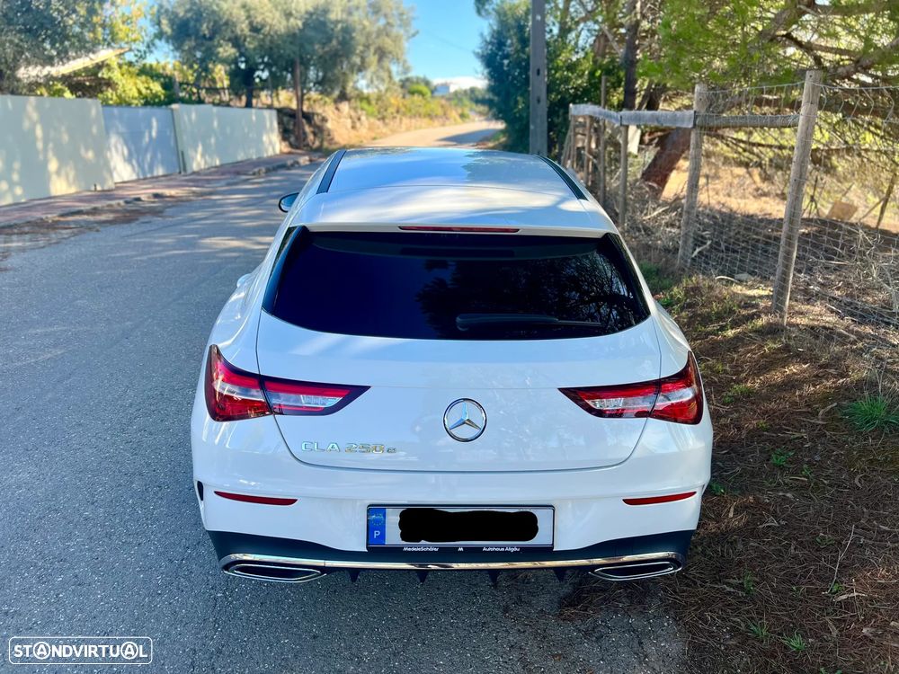 Mercedes-Benz CLA 250 e Shooting Brake AMG Line - 13