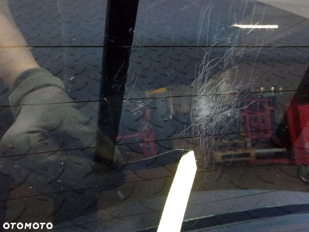 VW CADDY III SZYBA TYLNA KLAPY BAGAŻNIKA TYŁ OGRZEWANA 05R - 13
