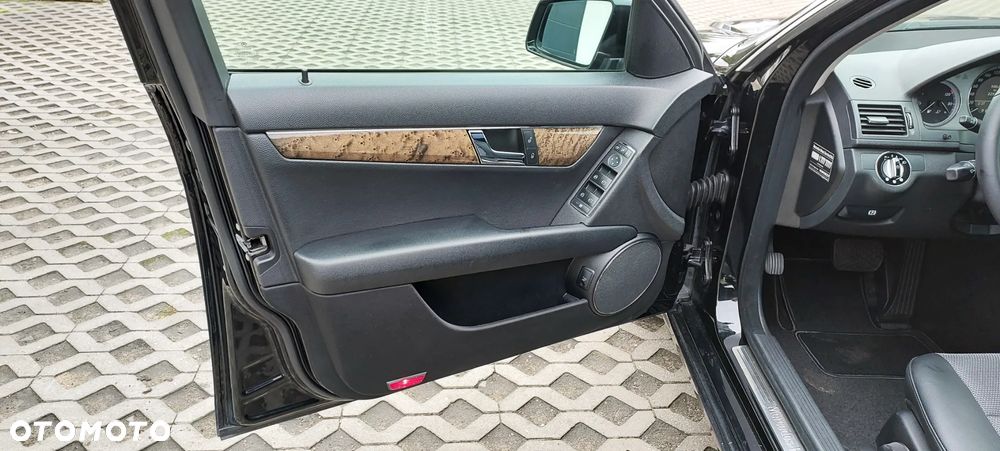 Mercedes-Benz Klasa C - 37