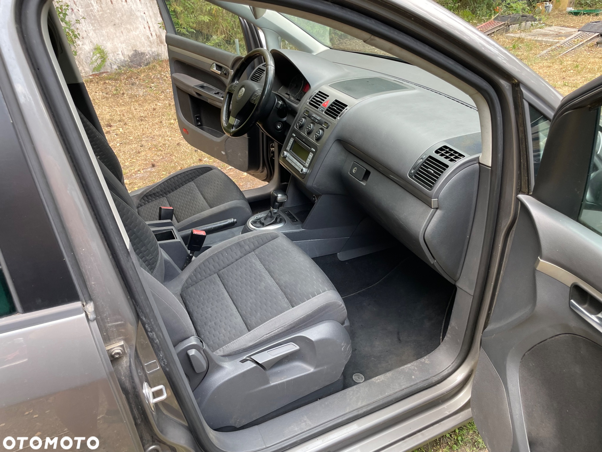 Volkswagen Touran 2.0 TDI Trendline DSG - 10