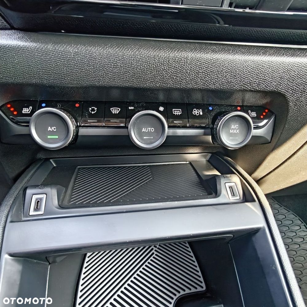 Citroën C4X 1.2 PureTech Plus S&S EAT8 - 22