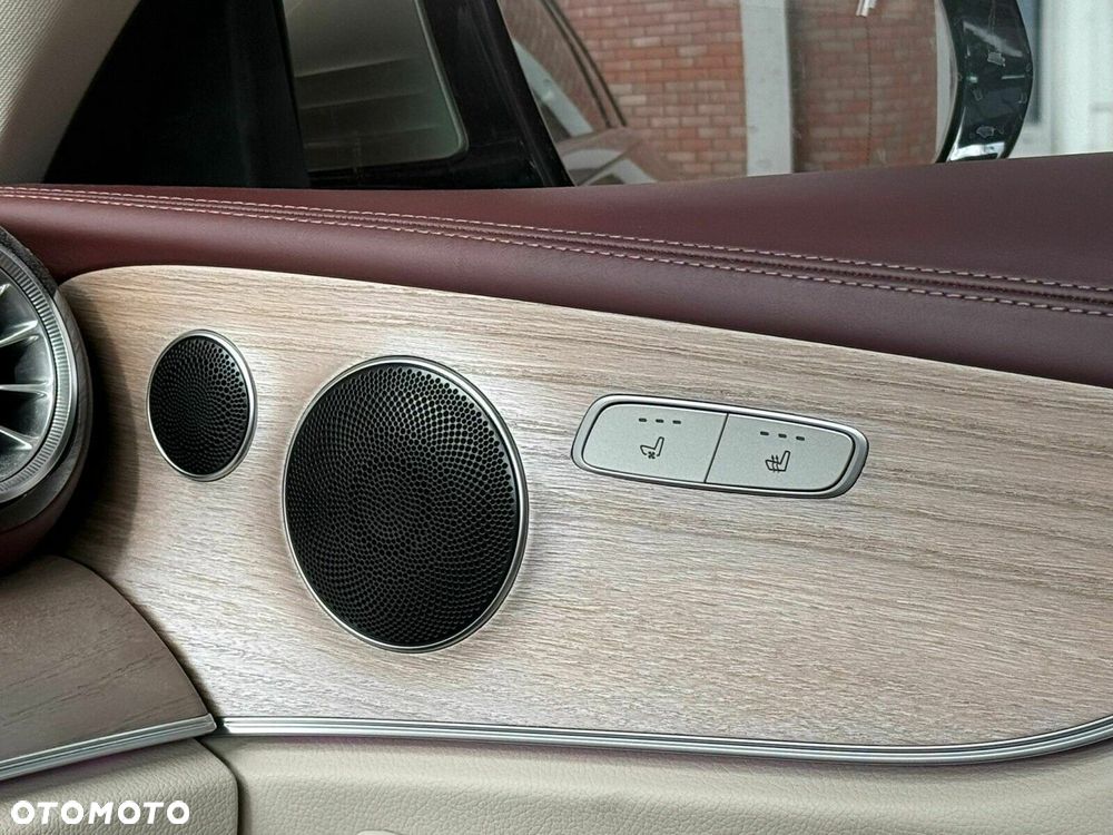 Mercedes-Benz Klasa E - 32