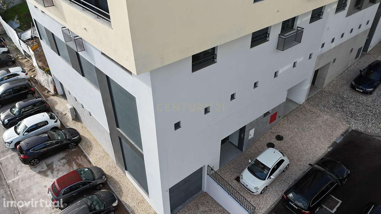 Apartamento T3 novo a estrear, com 117 m², Santo António dos Cavaleiro - Grande imagem: 4/46