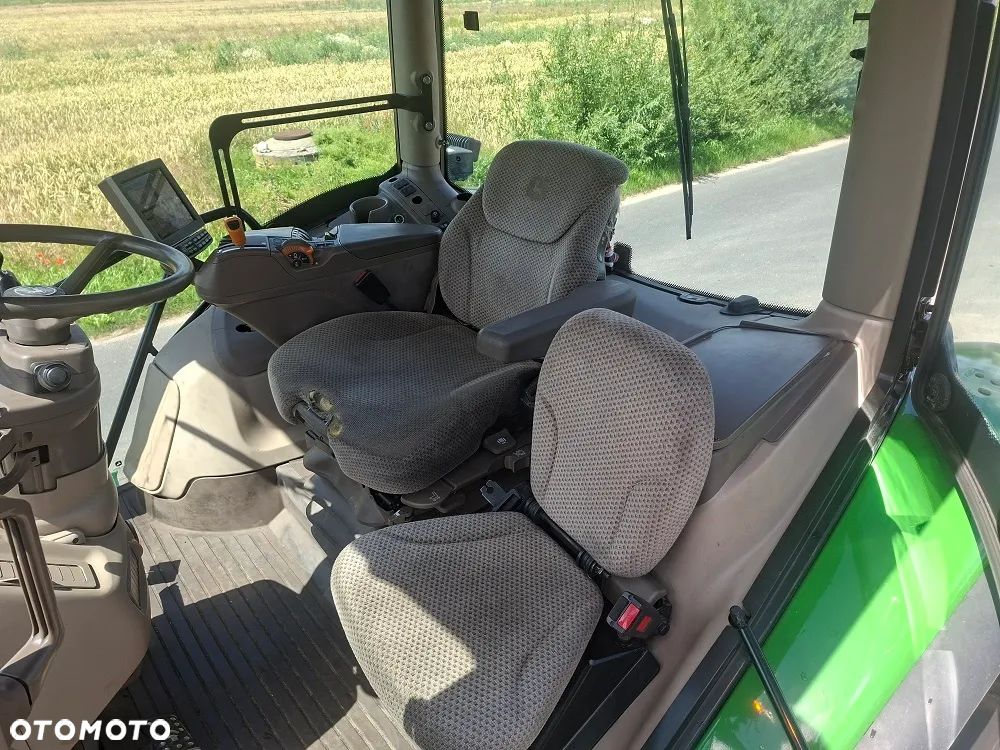 John Deere 6120R - 8