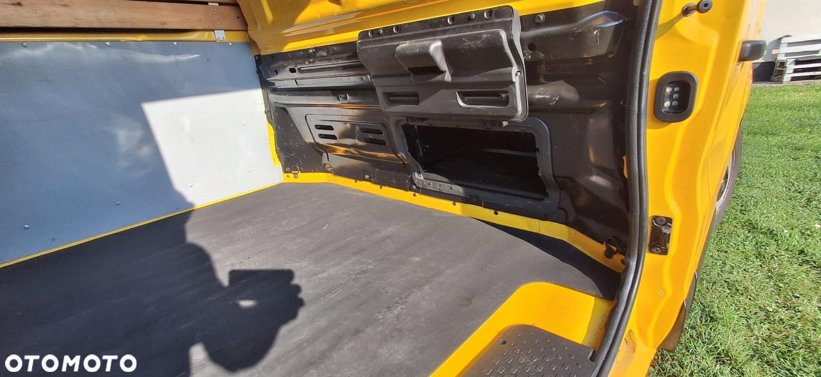 Renault Trafic - 8
