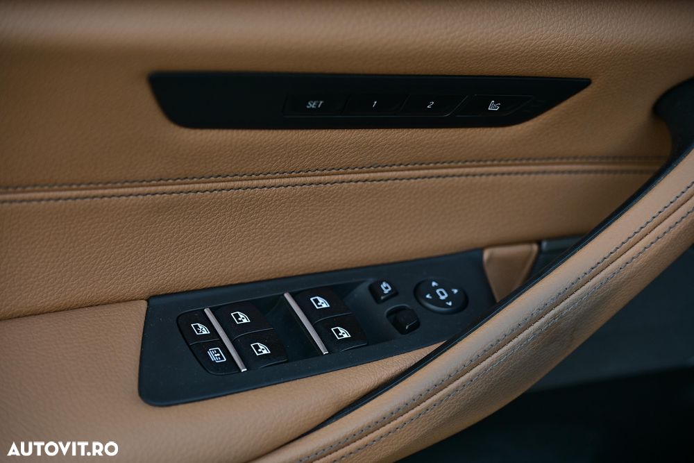 BMW Seria 5 530i xDrive AT - 40