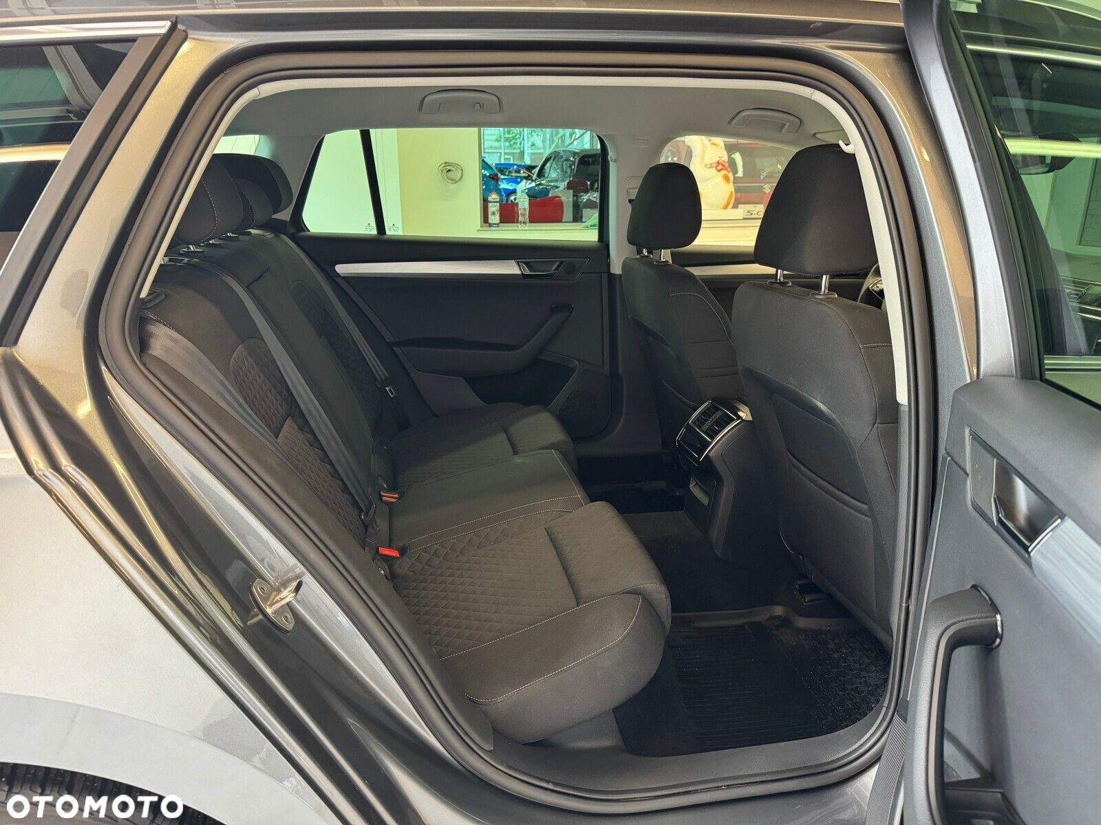 Skoda Superb 1.5 TSI Ambition DSG - 14