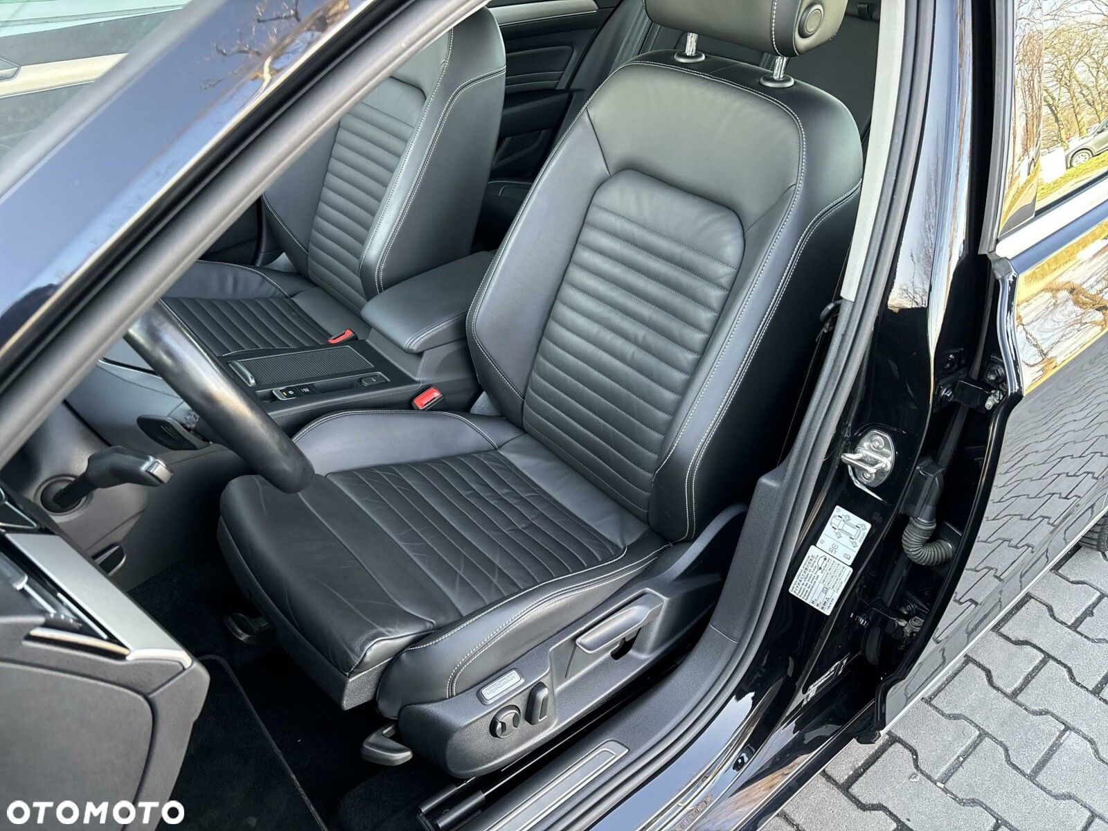 Volkswagen Passat - 11