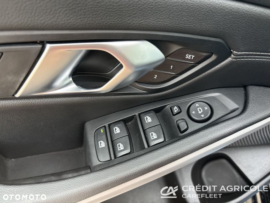 BMW Seria 3 318i - 23