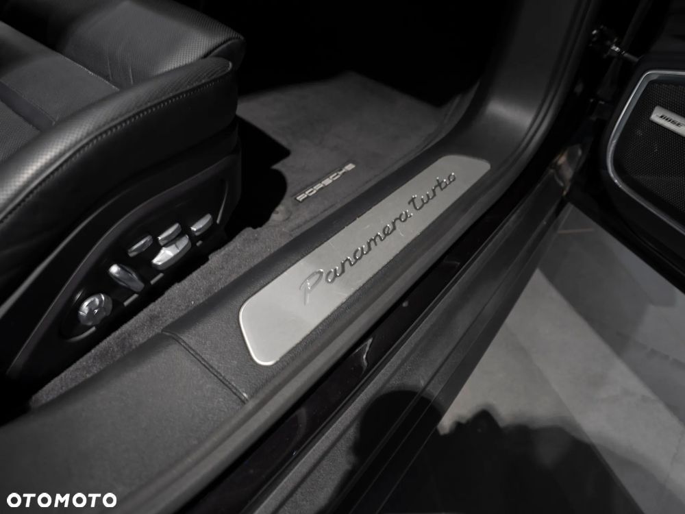 Porsche Panamera Turbo - 29