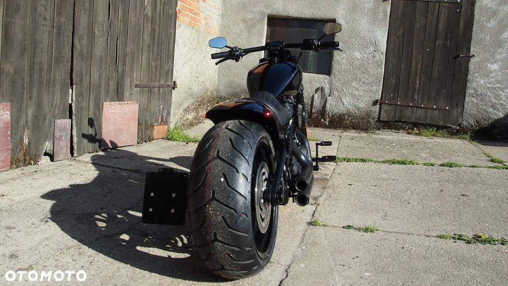Harley-Davidson Softail Street Bob - 26