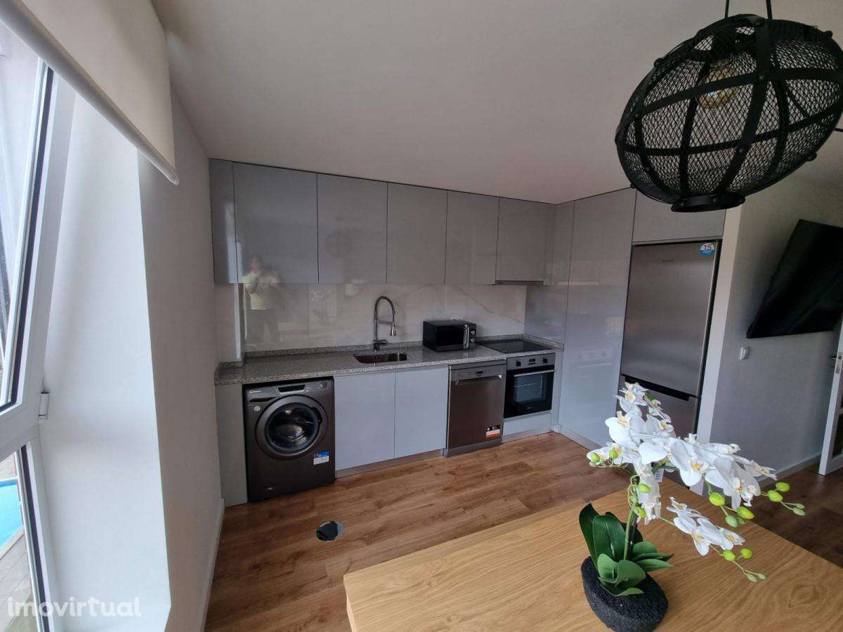 Quarto - localizado em Senhora da Hora Porto - Grande imagem: 2/20