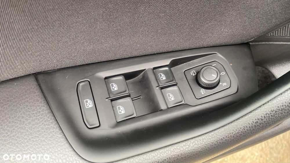 Volkswagen Passat - 14