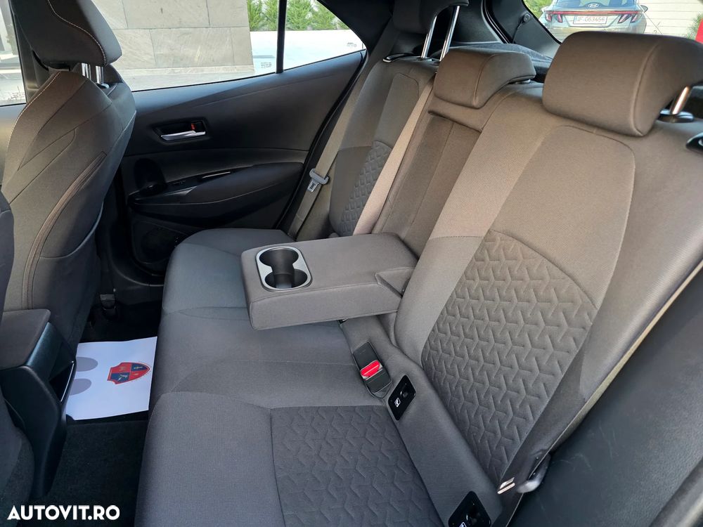 Toyota Corolla 1.8 HSD Business - 14