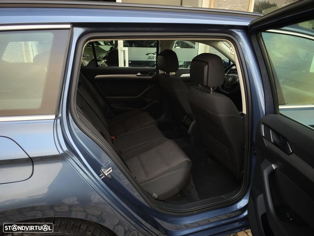 VW Passat Variant 2.0 TDi Elegance - 7
