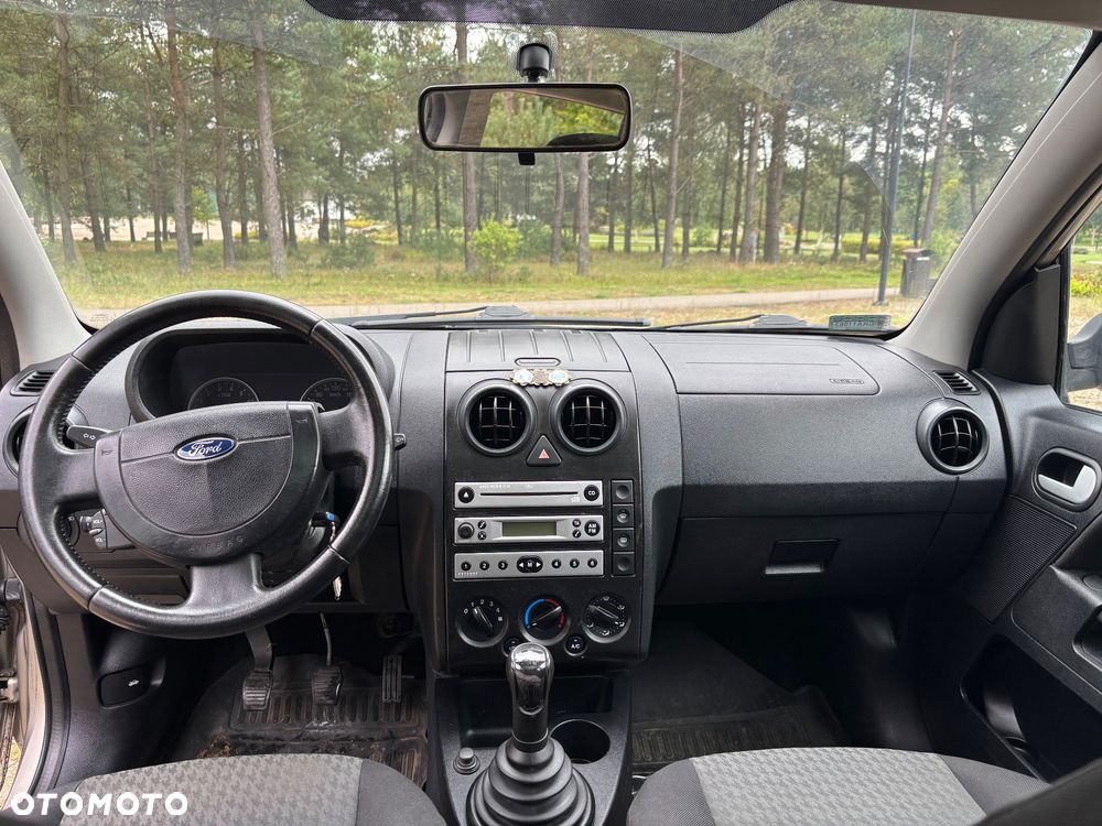 Ford Fusion 1.4 Ambiente - 8