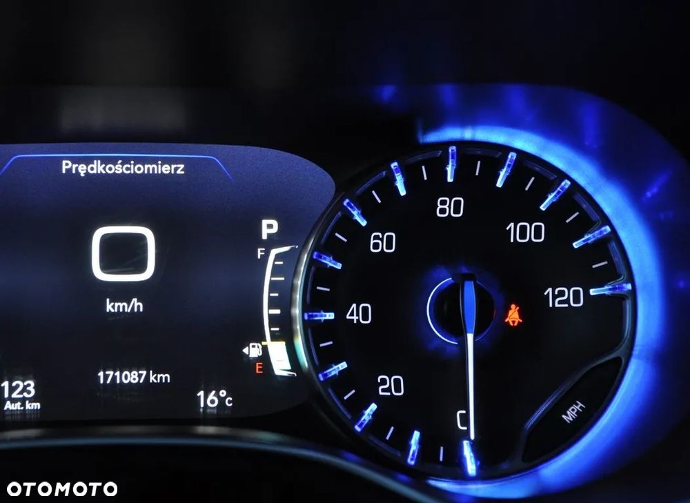 Chrysler Pacifica - 30