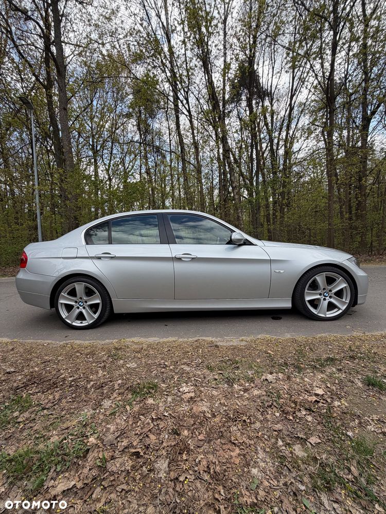 BMW Seria 3 325i - 4