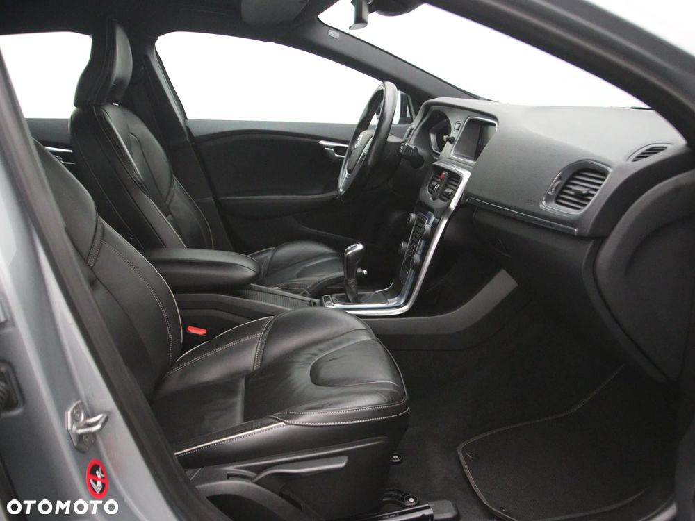 Volvo V40 D4 Drive-E R-Design Kinetic - 20