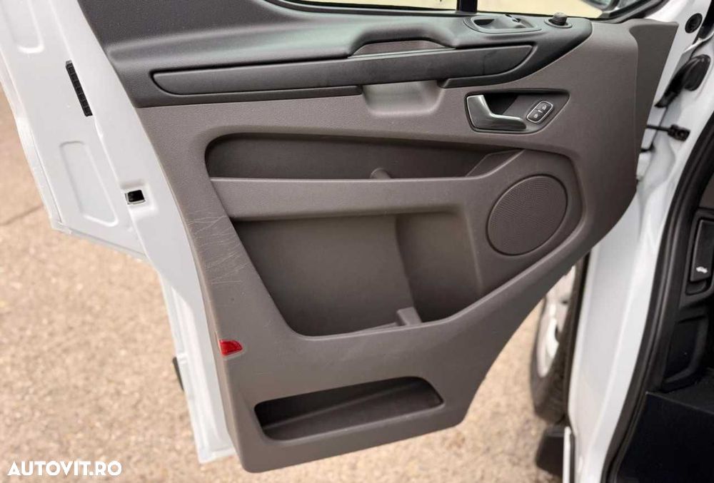 Ford TRANSIT CUSTOM - 16