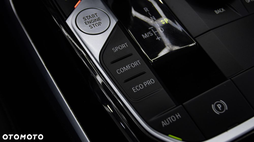 BMW Seria 3 318i Sport Line - 29
