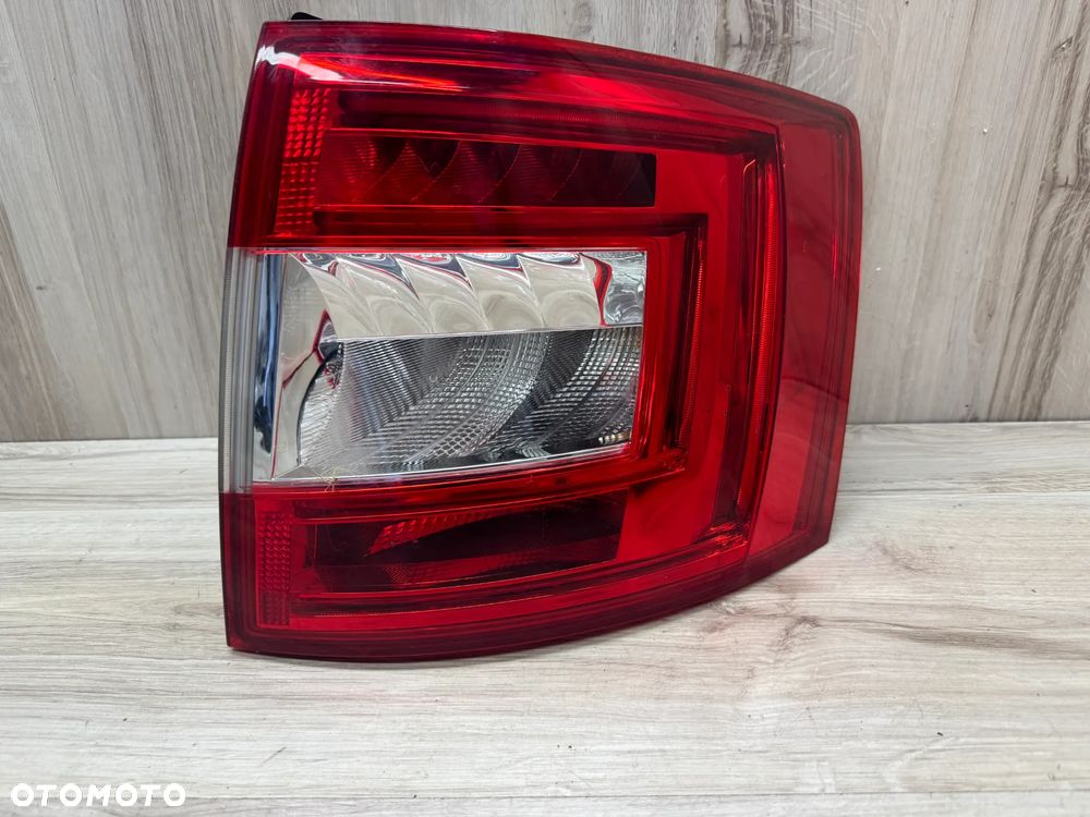 Lampa tylna prawa Skoda Octavia III 3 kombi Europa - 1