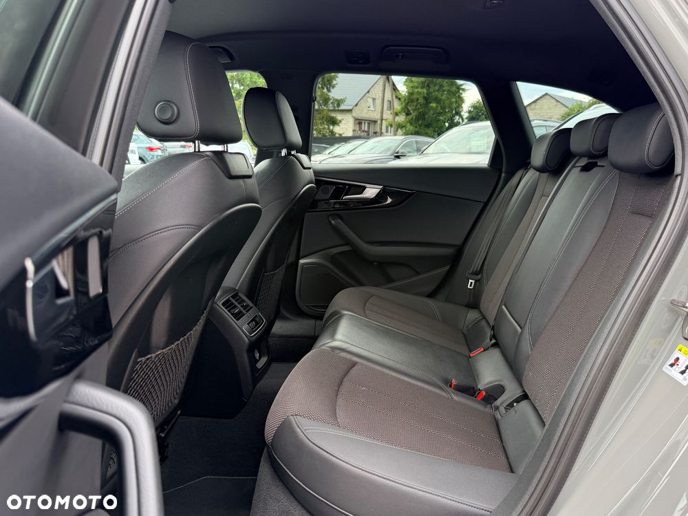 Audi A4 Avant 35 TFSI mHEV S Line S tronic - 38