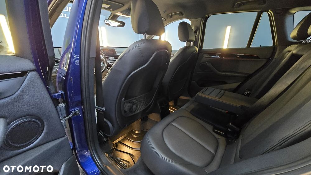 BMW X1 xDrive25i GPF xLine - 24