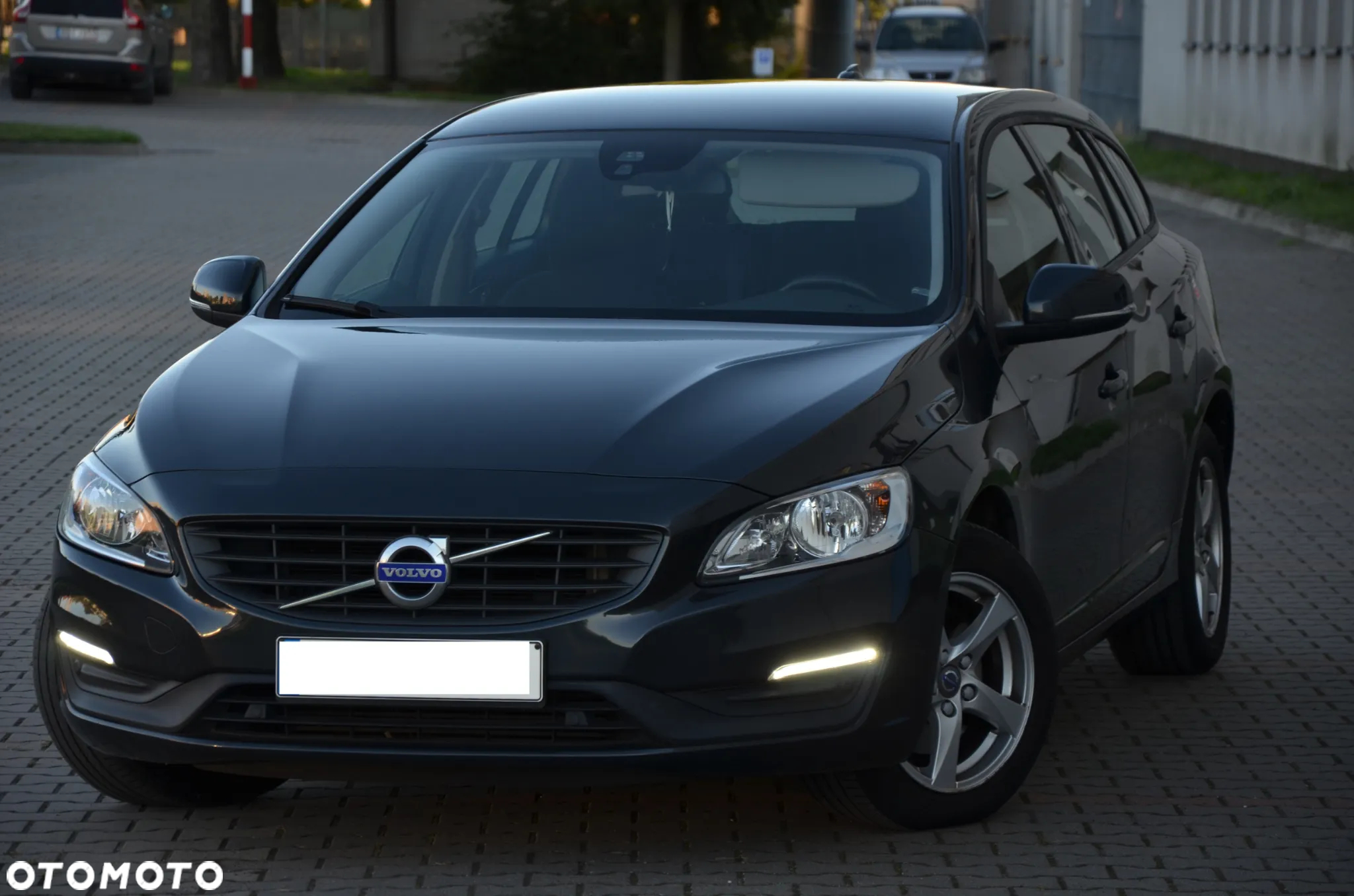 Volvo V60 D2 Drive-E Kinetic - 4