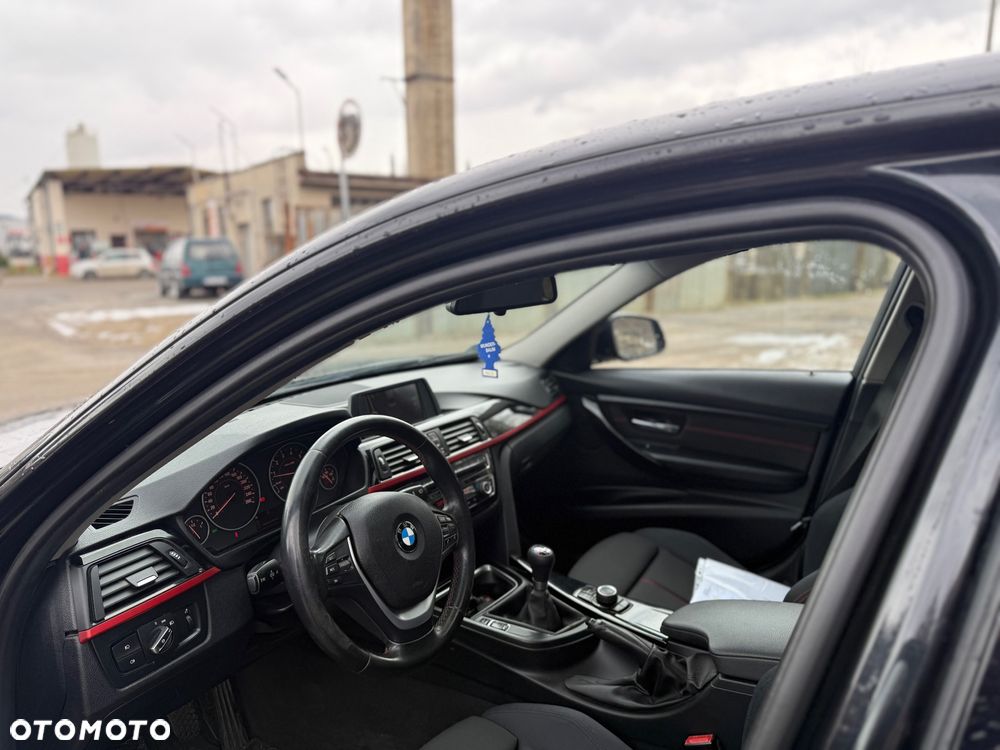 BMW Seria 3 320i Sport Line - 5